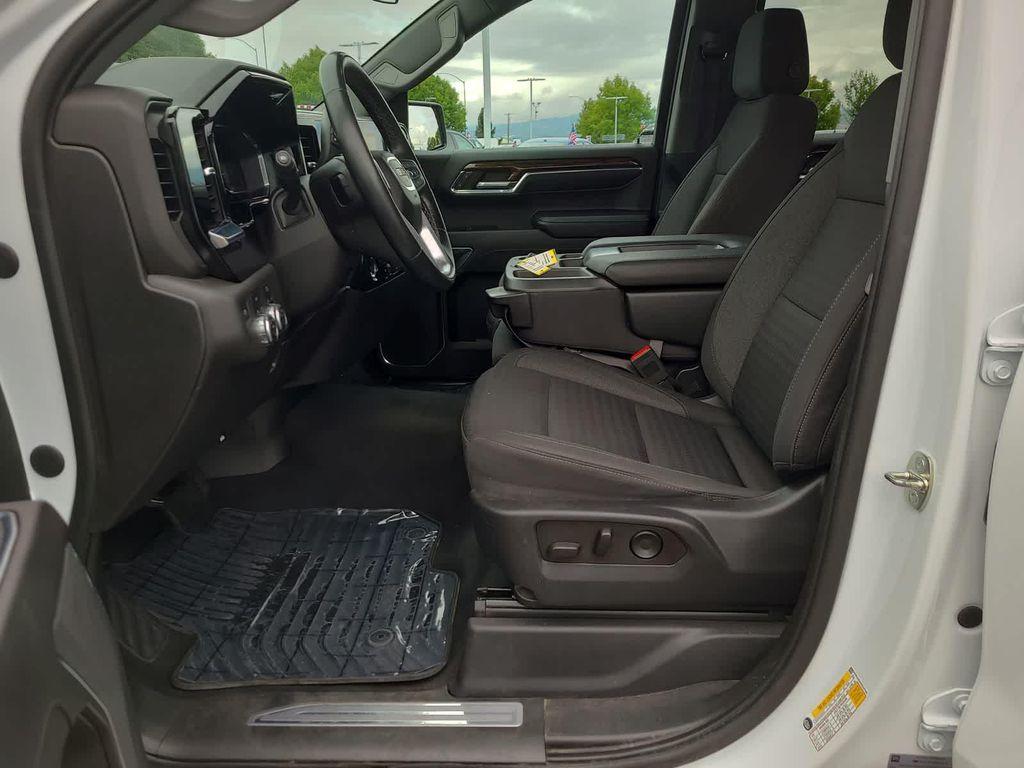 used 2023 GMC Sierra 1500 car, priced at $41,998
