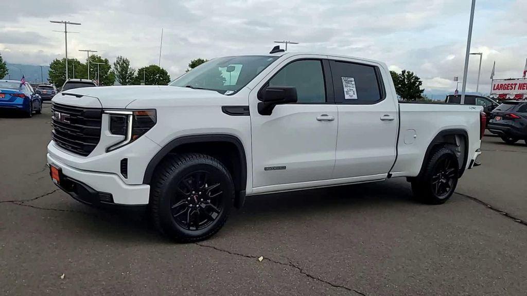 used 2023 GMC Sierra 1500 car, priced at $41,998