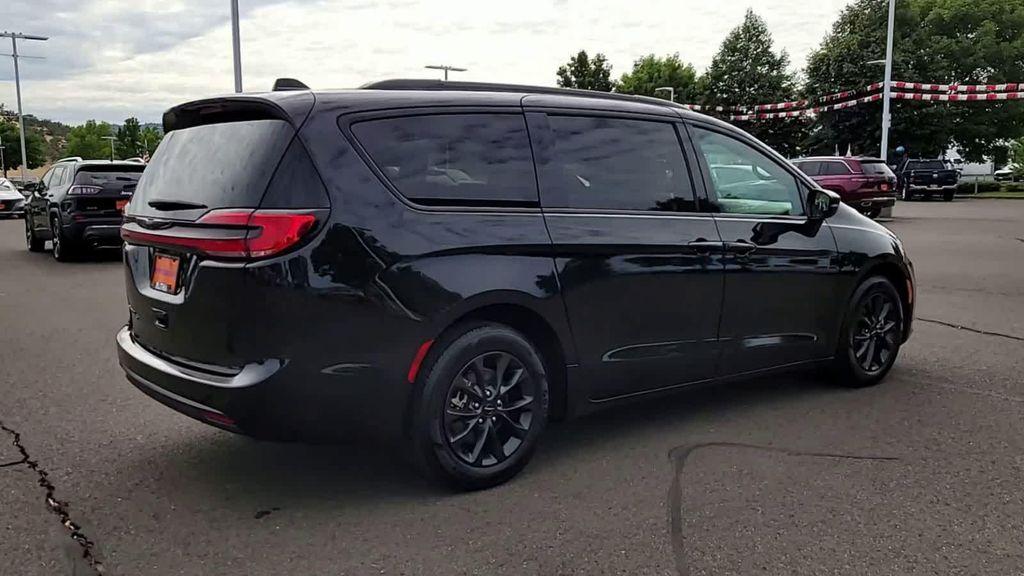 used 2021 Chrysler Pacifica car, priced at $21,998