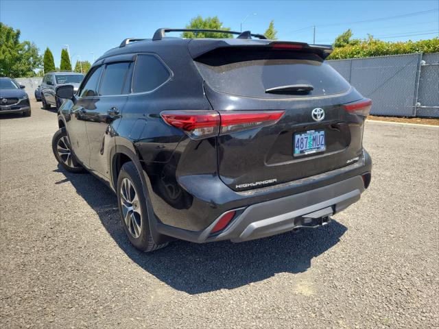 used 2020 Toyota Highlander car, priced at $34,998