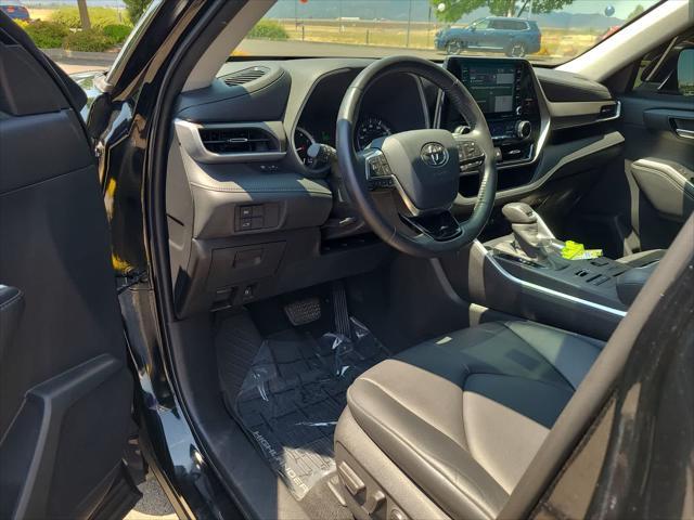 used 2020 Toyota Highlander car, priced at $34,998