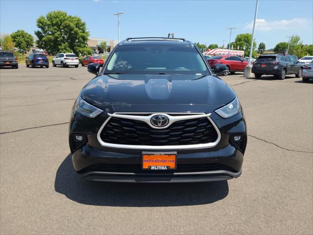 used 2020 Toyota Highlander car, priced at $34,998