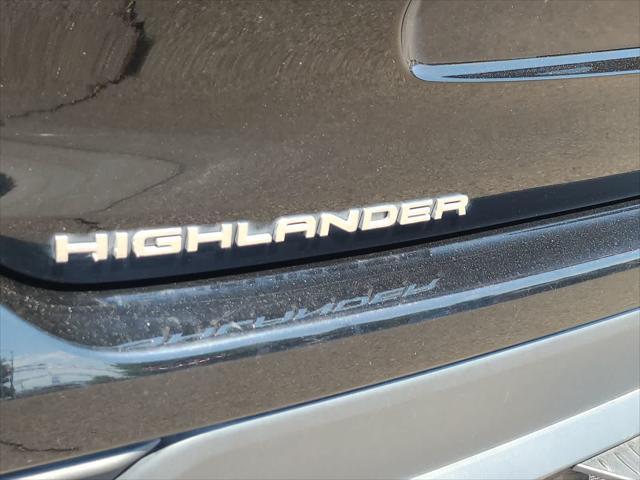 used 2020 Toyota Highlander car, priced at $34,998