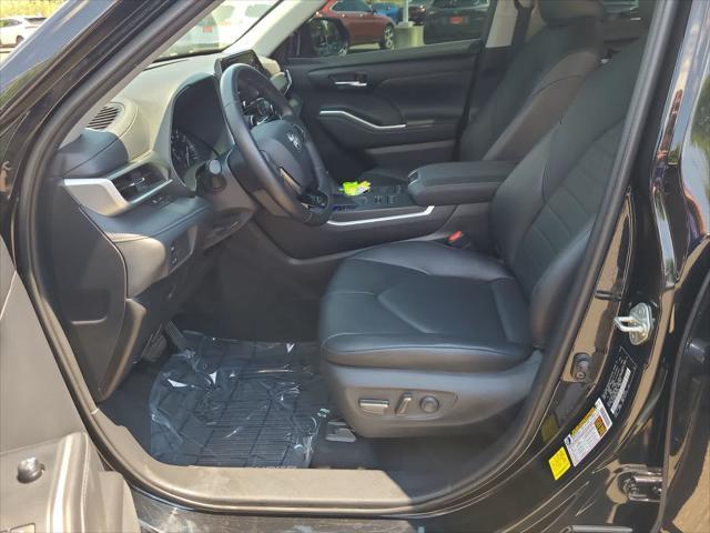 used 2020 Toyota Highlander car, priced at $34,998