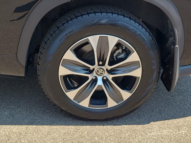 used 2020 Toyota Highlander car, priced at $34,998