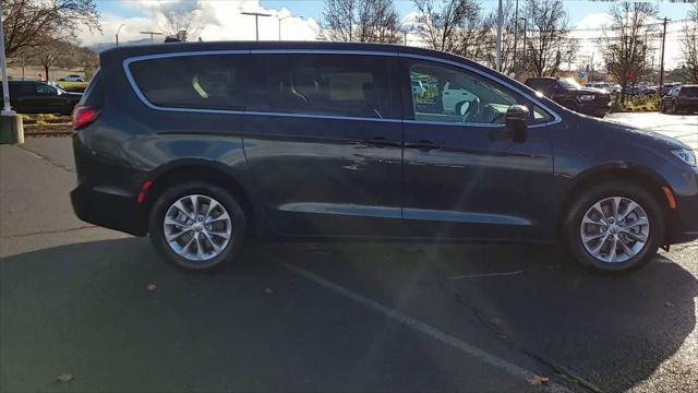 new 2024 Chrysler Pacifica car, priced at $40,612