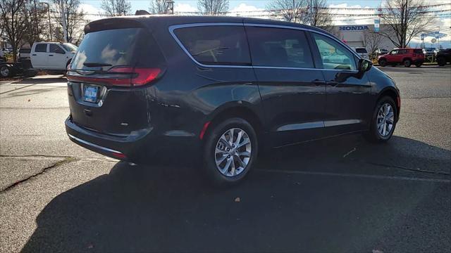 new 2024 Chrysler Pacifica car, priced at $40,612