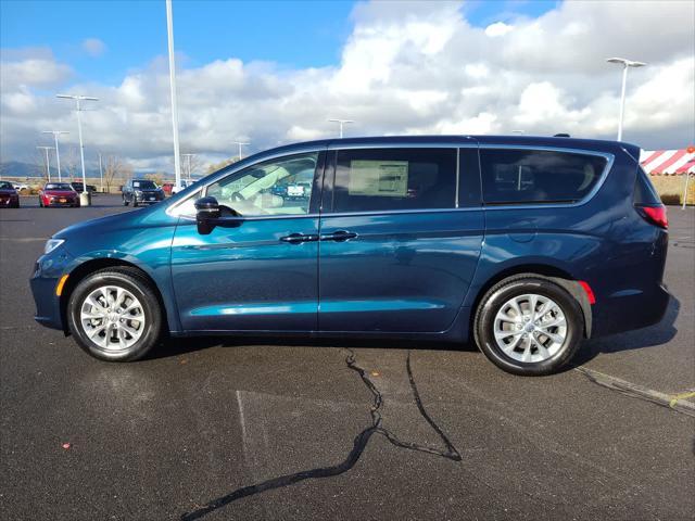 new 2024 Chrysler Pacifica car, priced at $40,612