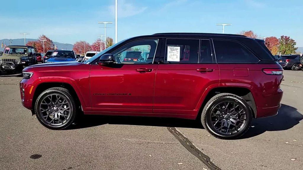 new 2025 Jeep Grand Cherokee car, priced at $61,999