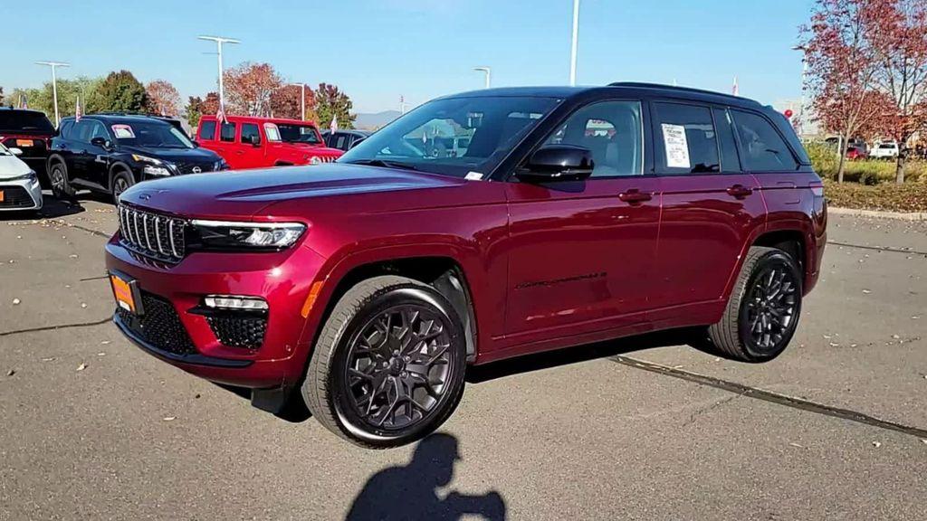 new 2025 Jeep Grand Cherokee car, priced at $61,999