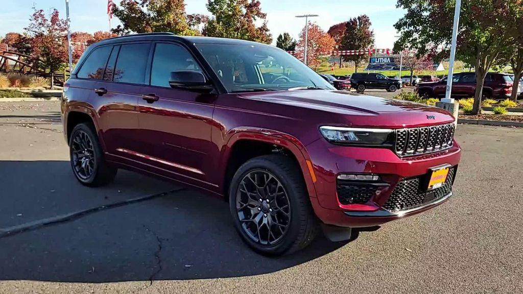 new 2025 Jeep Grand Cherokee car, priced at $61,999