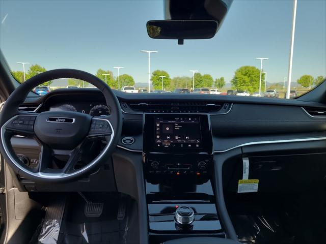 new 2025 Jeep Grand Cherokee car, priced at $34,999