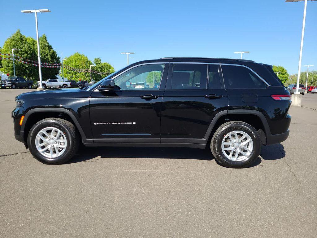 new 2025 Jeep Grand Cherokee car, priced at $34,999