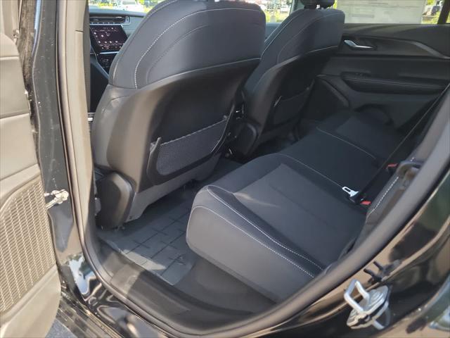 new 2025 Jeep Grand Cherokee car, priced at $34,999
