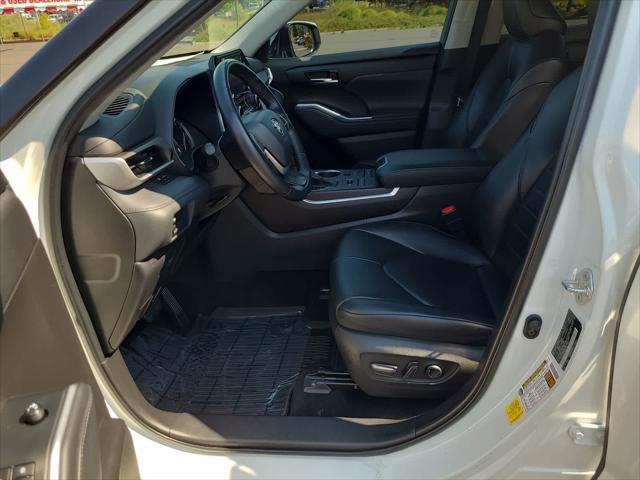 used 2022 Toyota Highlander car, priced at $41,998