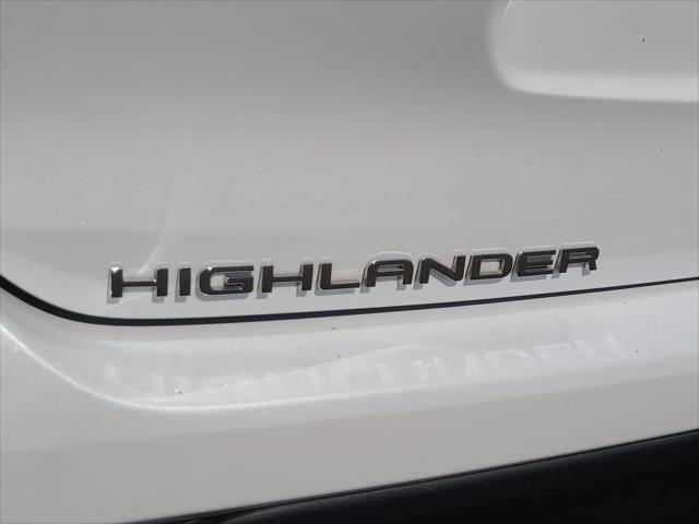 used 2022 Toyota Highlander car, priced at $41,998