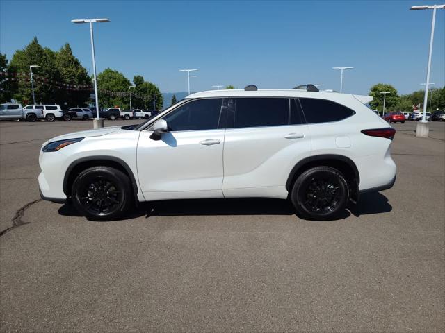 used 2022 Toyota Highlander car, priced at $41,998