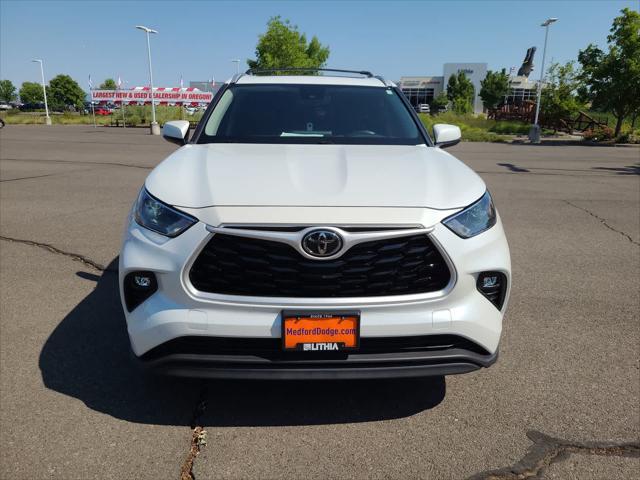 used 2022 Toyota Highlander car, priced at $41,998