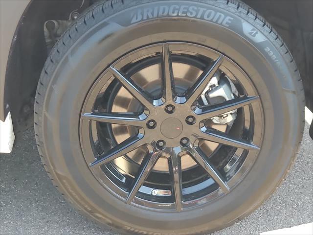 used 2022 Toyota Highlander car, priced at $41,998