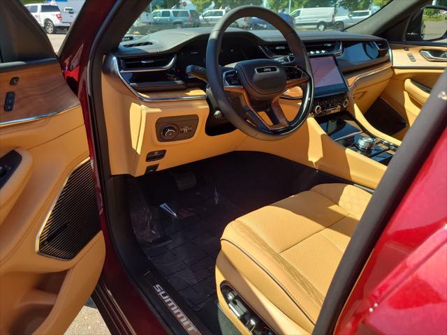 new 2025 Jeep Grand Cherokee car, priced at $61,999