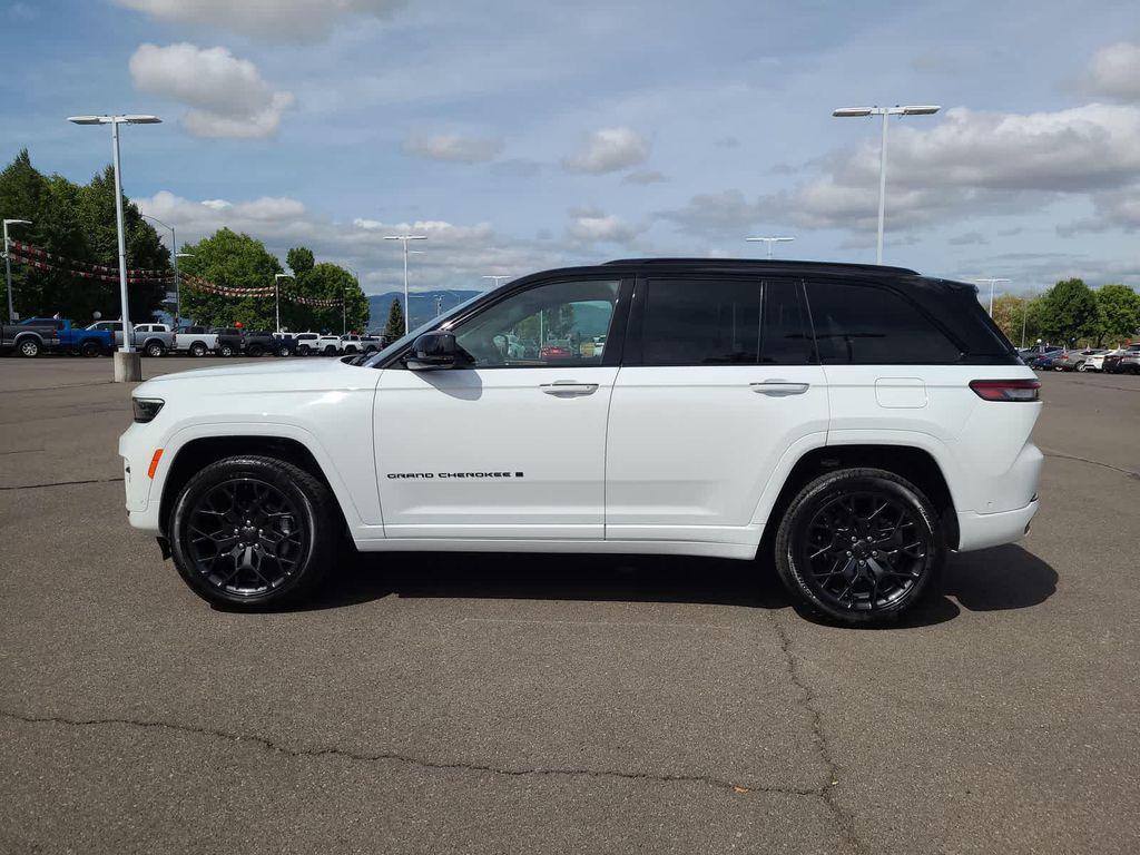 new 2025 Jeep Grand Cherokee car, priced at $68,580