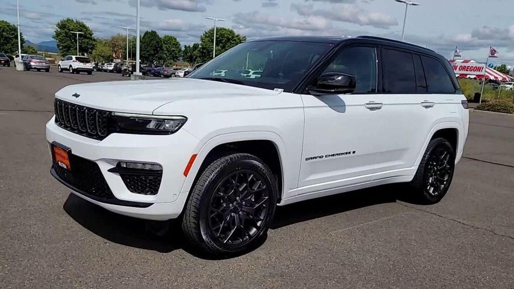 new 2025 Jeep Grand Cherokee car, priced at $68,580