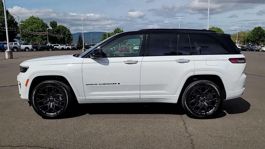new 2025 Jeep Grand Cherokee car, priced at $68,580