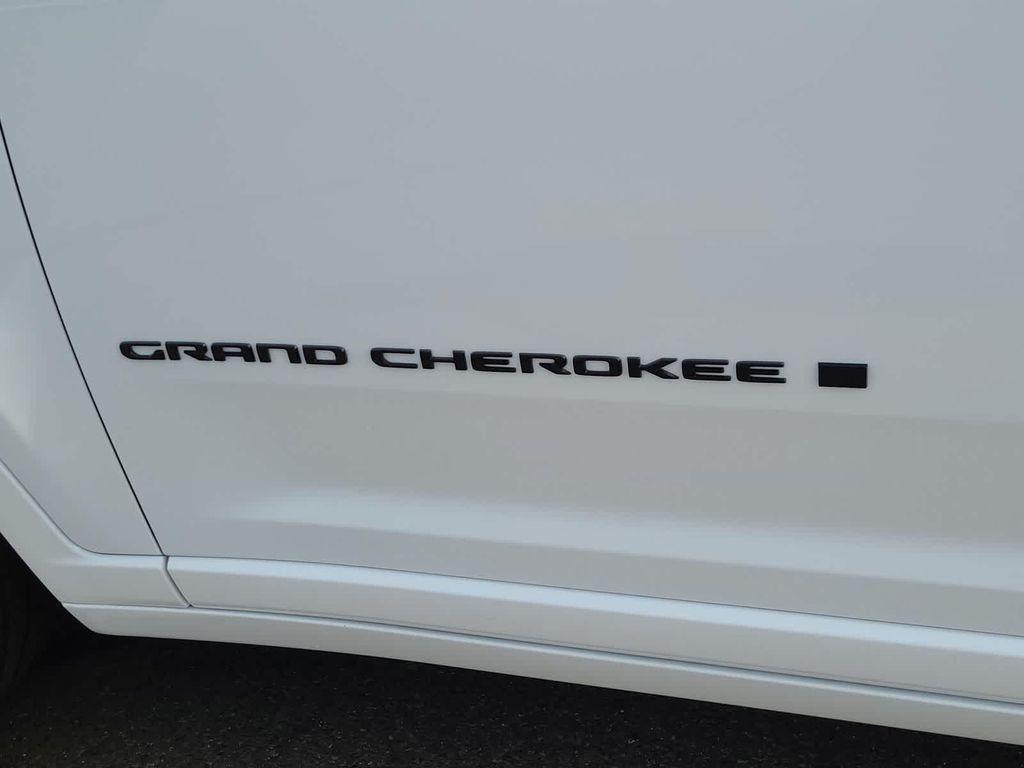 new 2025 Jeep Grand Cherokee car, priced at $68,580
