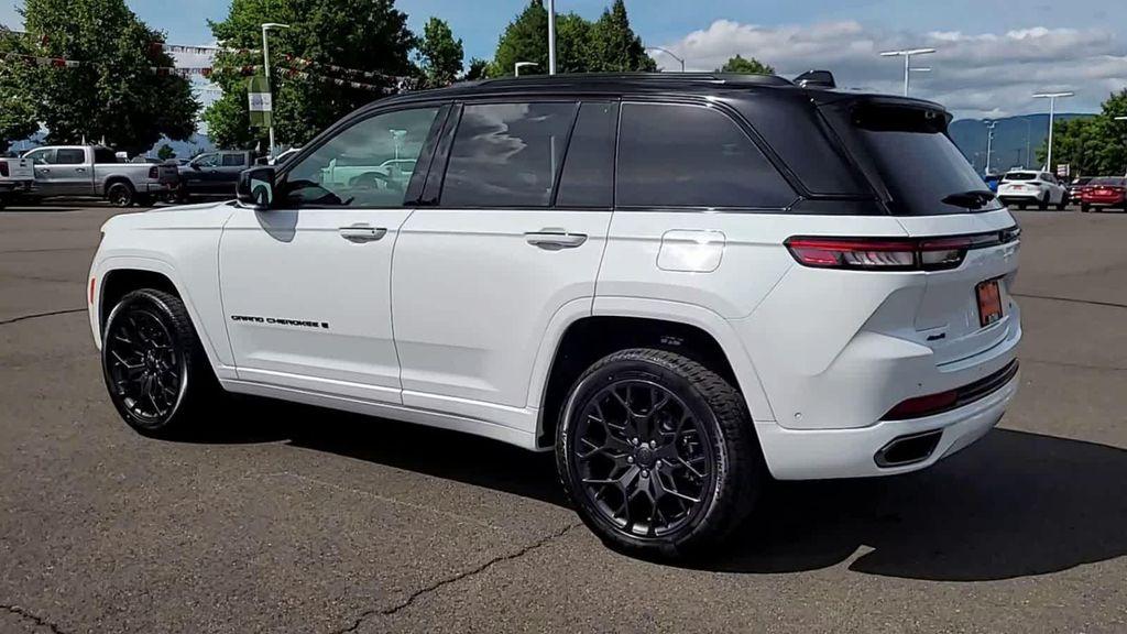 new 2025 Jeep Grand Cherokee car, priced at $68,580