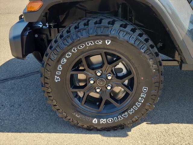 new 2025 Jeep Gladiator car, priced at $42,999