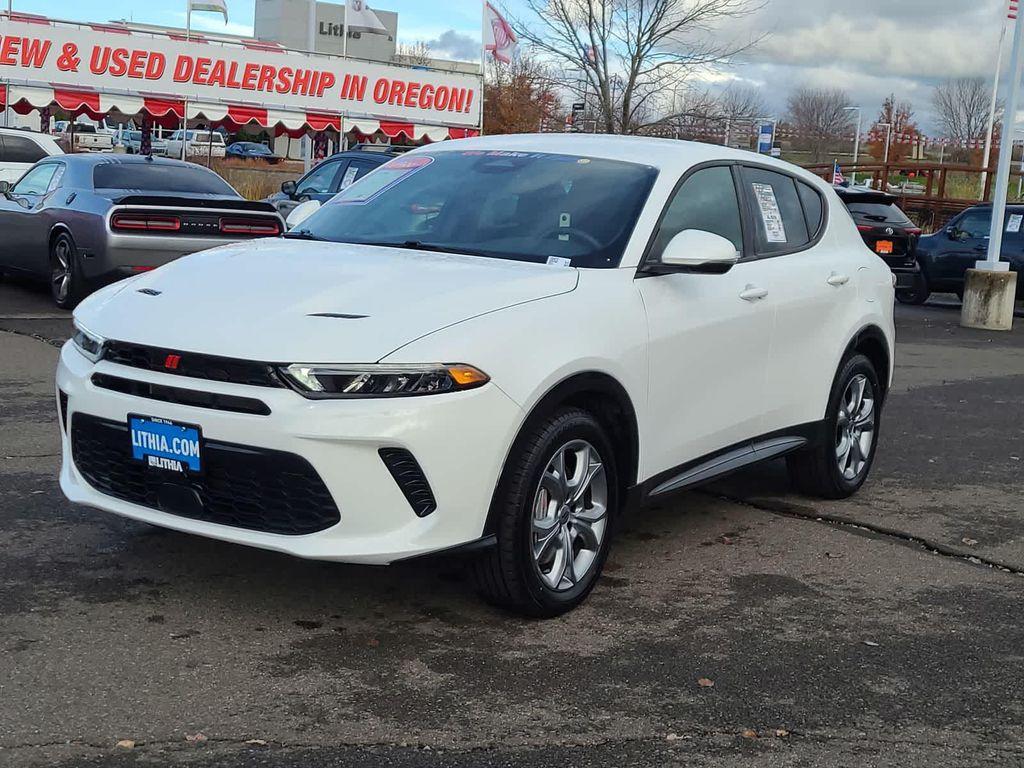 used 2015 Chrysler 200 car, priced at $8,998
