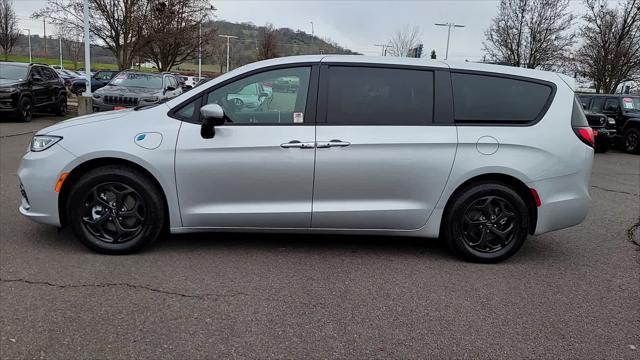 new 2023 Chrysler Pacifica Hybrid car, priced at $44,999