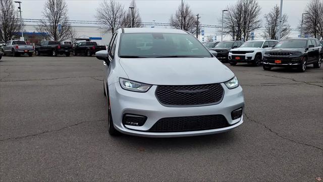 new 2023 Chrysler Pacifica Hybrid car, priced at $40,999