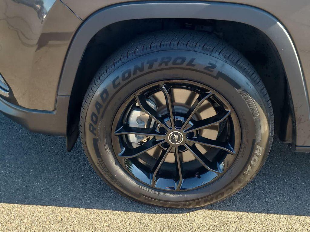 used 2020 Jeep Cherokee car, priced at $23,998