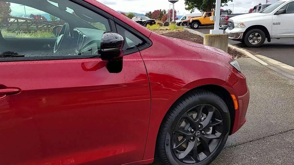 new 2026 Chrysler Pacifica car, priced at $52,850