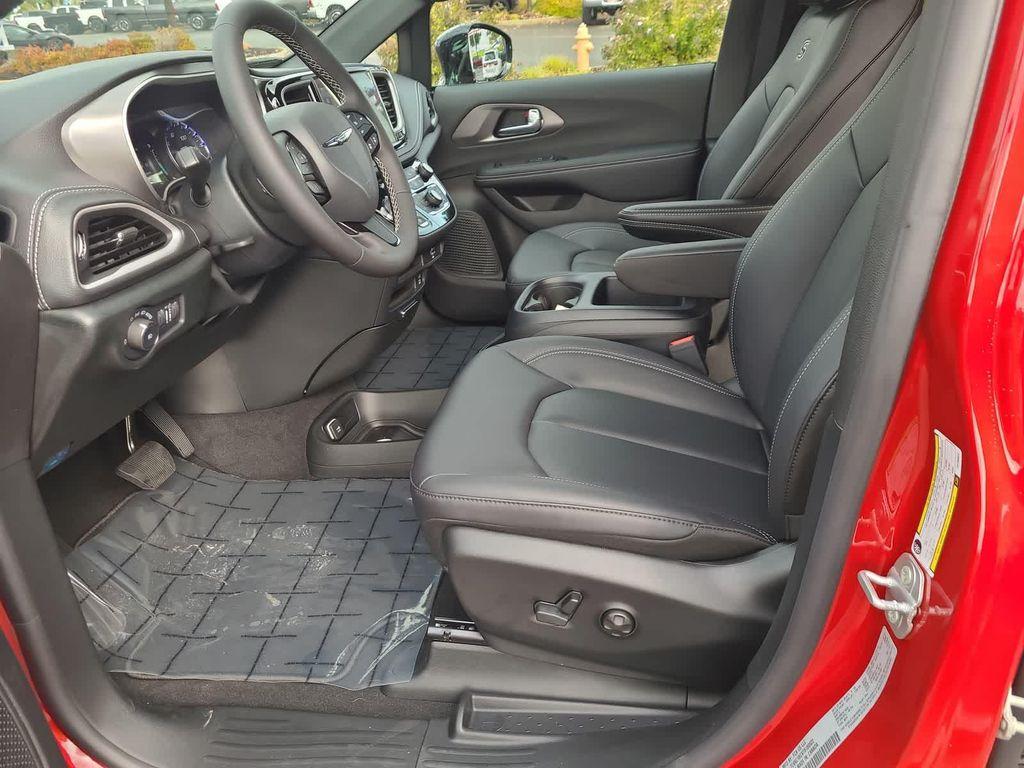 new 2026 Chrysler Pacifica car, priced at $52,850