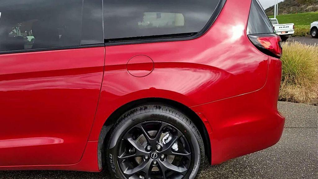 new 2026 Chrysler Pacifica car, priced at $52,850