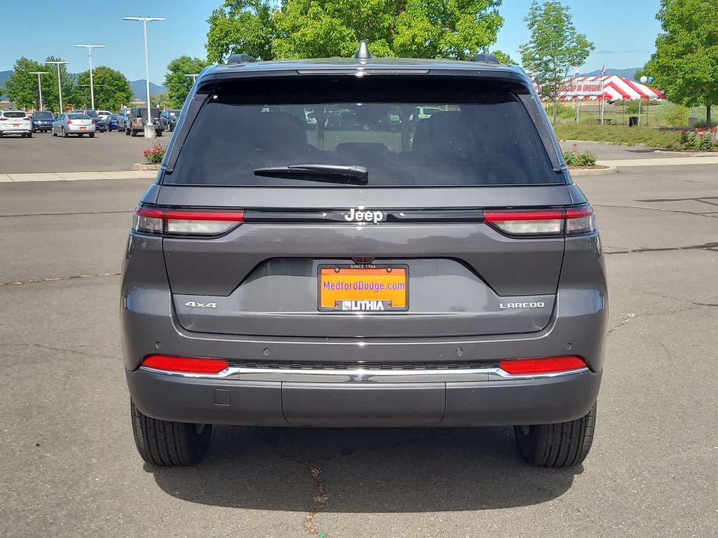 new 2025 Jeep Grand Cherokee car, priced at $35,999