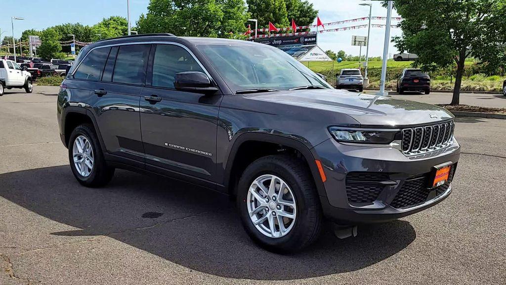 new 2025 Jeep Grand Cherokee car, priced at $35,999