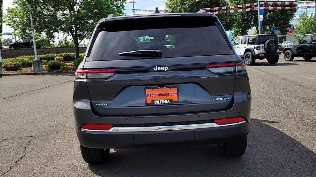 new 2025 Jeep Grand Cherokee car, priced at $35,999
