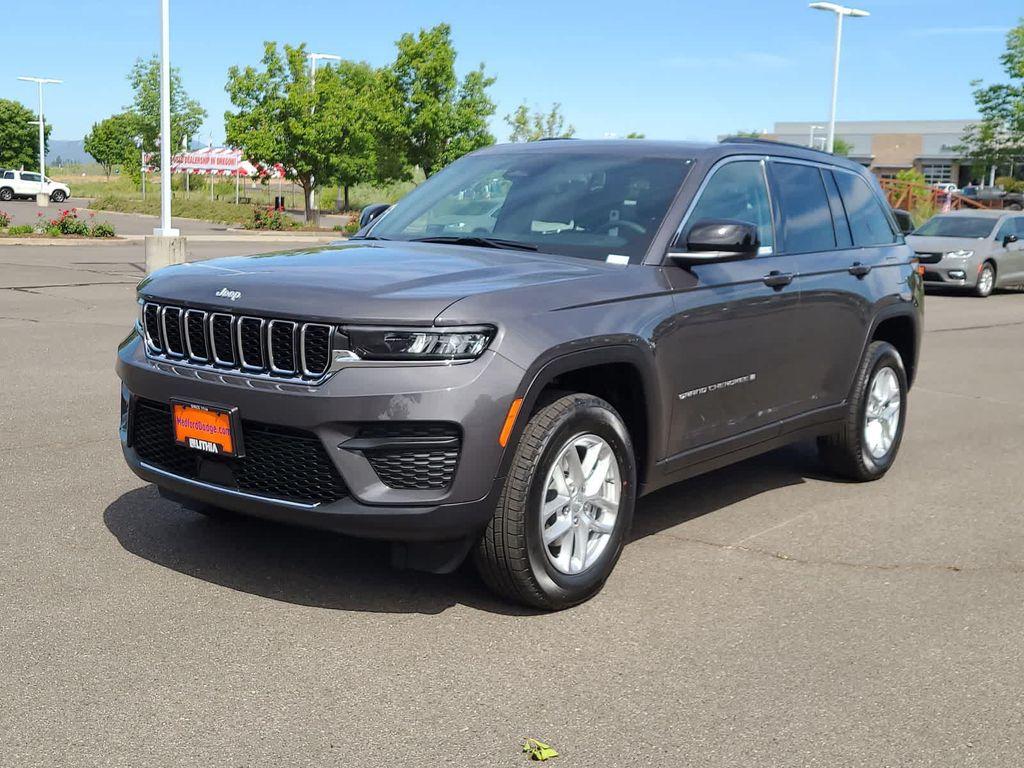 new 2025 Jeep Grand Cherokee car, priced at $35,999