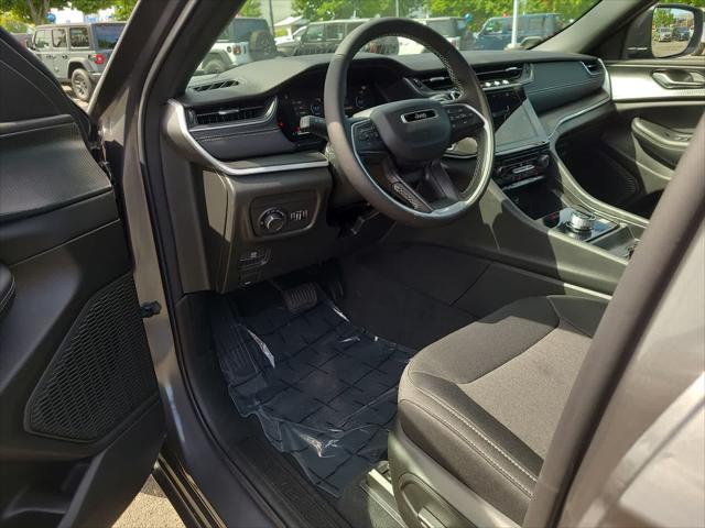 new 2025 Jeep Grand Cherokee car, priced at $39,972