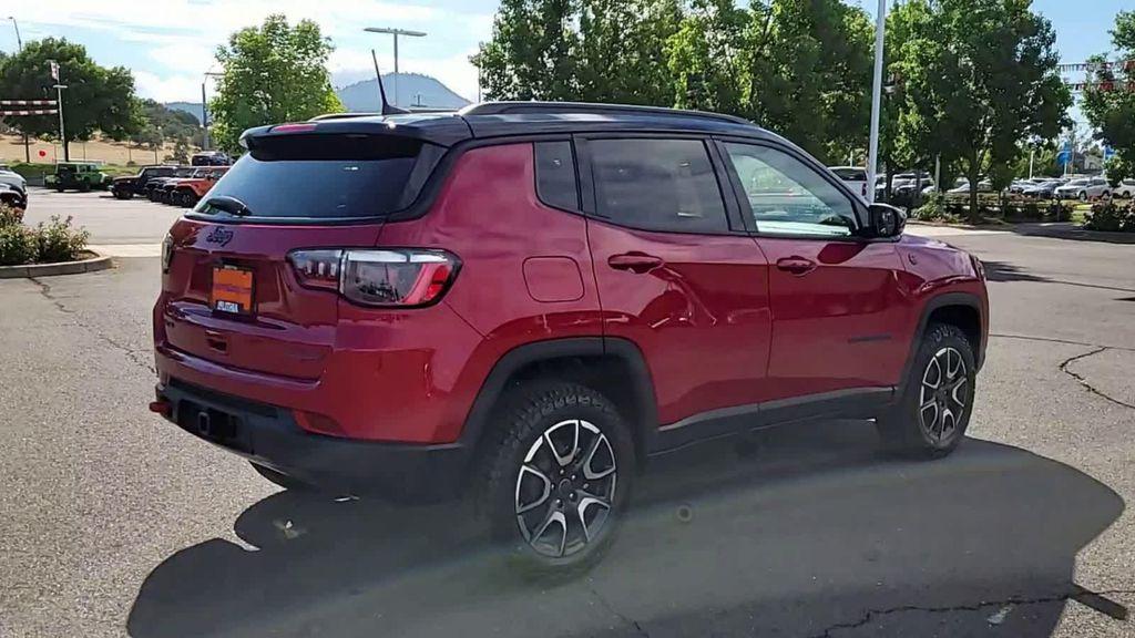 new 2025 Jeep Compass car, priced at $35,999