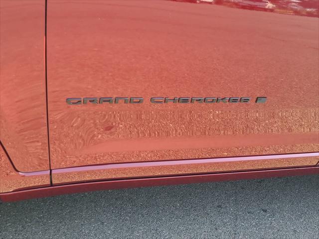 new 2025 Jeep Grand Cherokee car, priced at $61,999