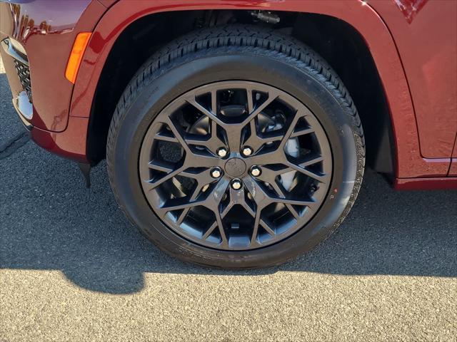 new 2025 Jeep Grand Cherokee car, priced at $61,999