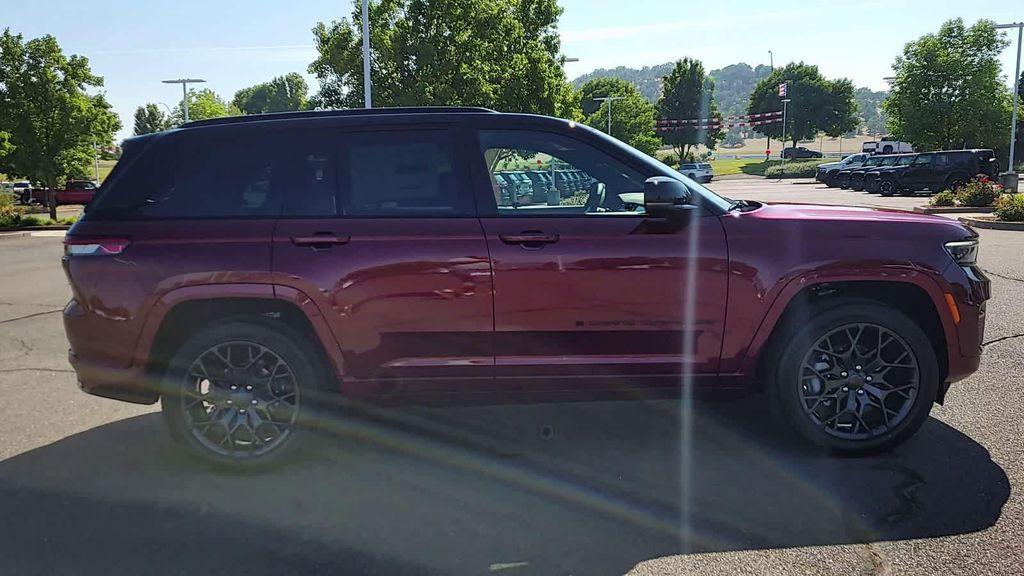 new 2025 Jeep Grand Cherokee car, priced at $62,999