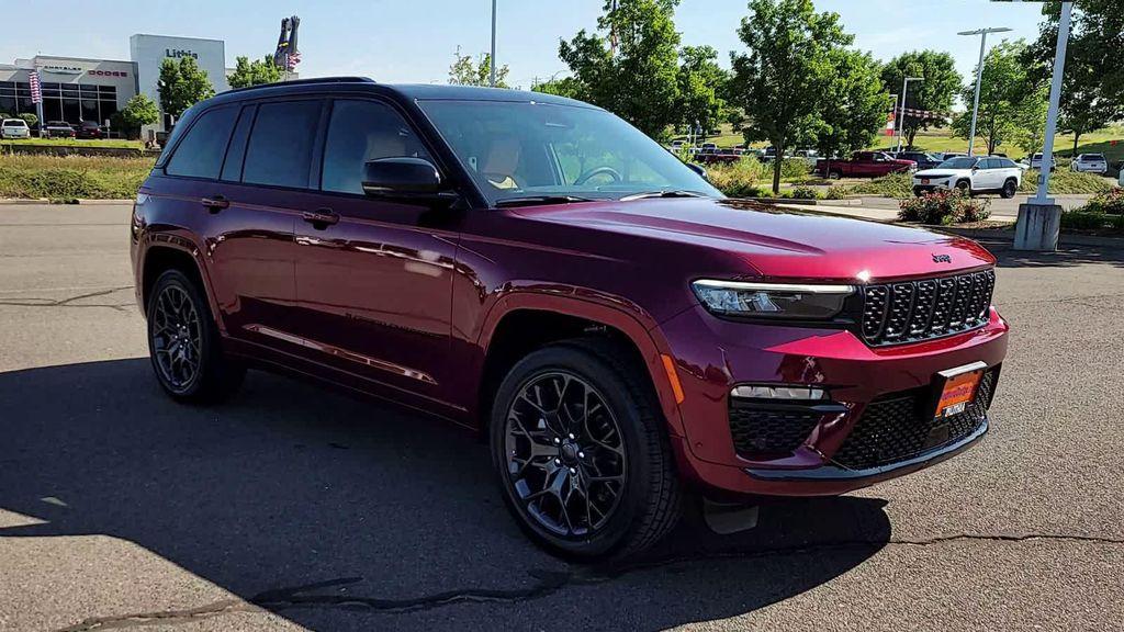 new 2025 Jeep Grand Cherokee car, priced at $62,999