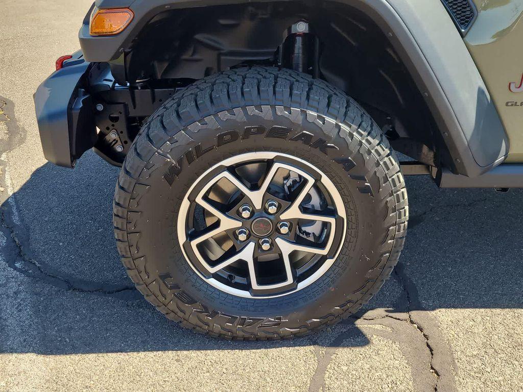 new 2025 Jeep Gladiator car, priced at $45,999