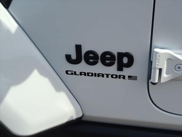 new 2024 Jeep Gladiator car, priced at $53,080