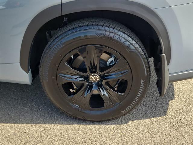 used 2024 Toyota Highlander Hybrid car, priced at $49,998